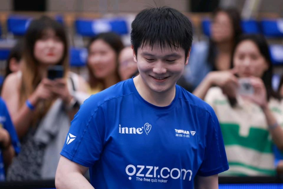 队友们还一, 小弗也很搞 队友们还一, 小弗也很搞