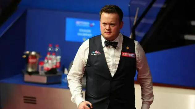 在过去, 菲在逆风情, 次交手中以